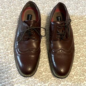 Men’s dark brown dress shoes 
Brand: Bruno Marc
Size: 9